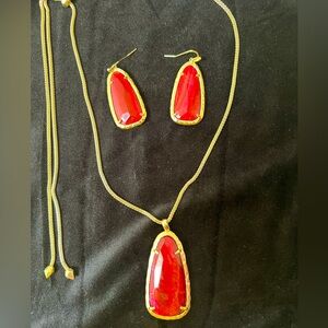 Kendra Scott classic necklace and earrings.